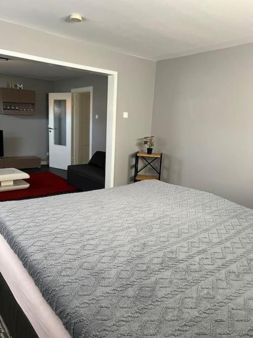 Gesamte Wohnung Mit Parkplatz Halstenbek Exterior foto